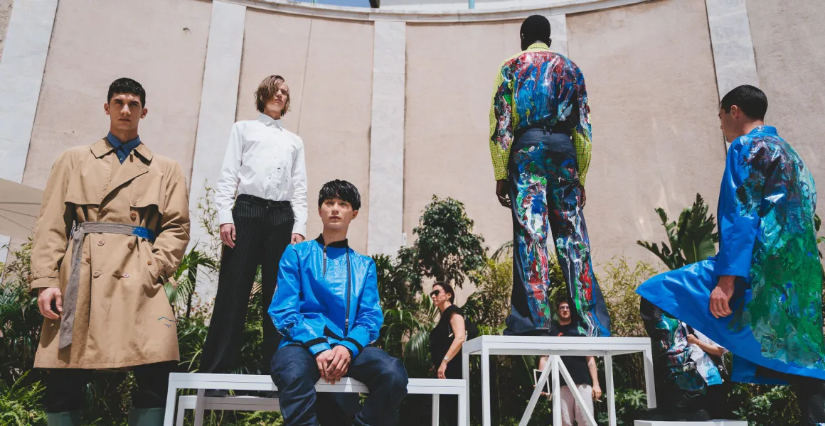 The Time is Now! 5 Oddly Beautiful looks.Una collezione, la sua story.